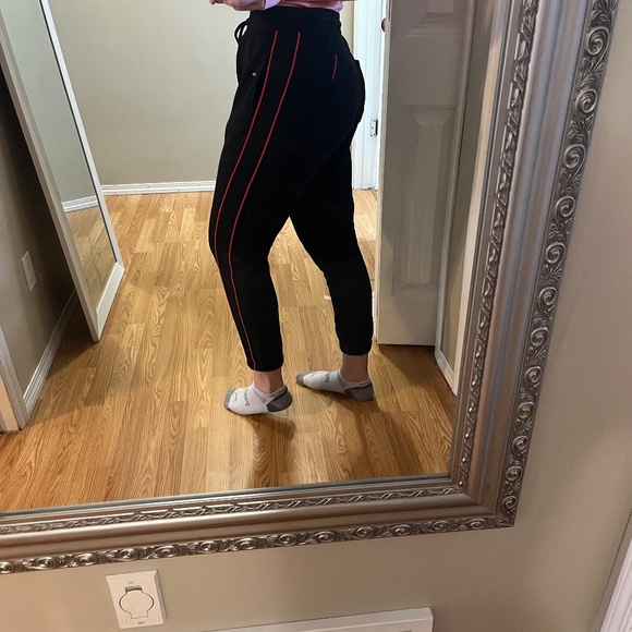 Alphalete varsity jogger - Picture 2 of 3